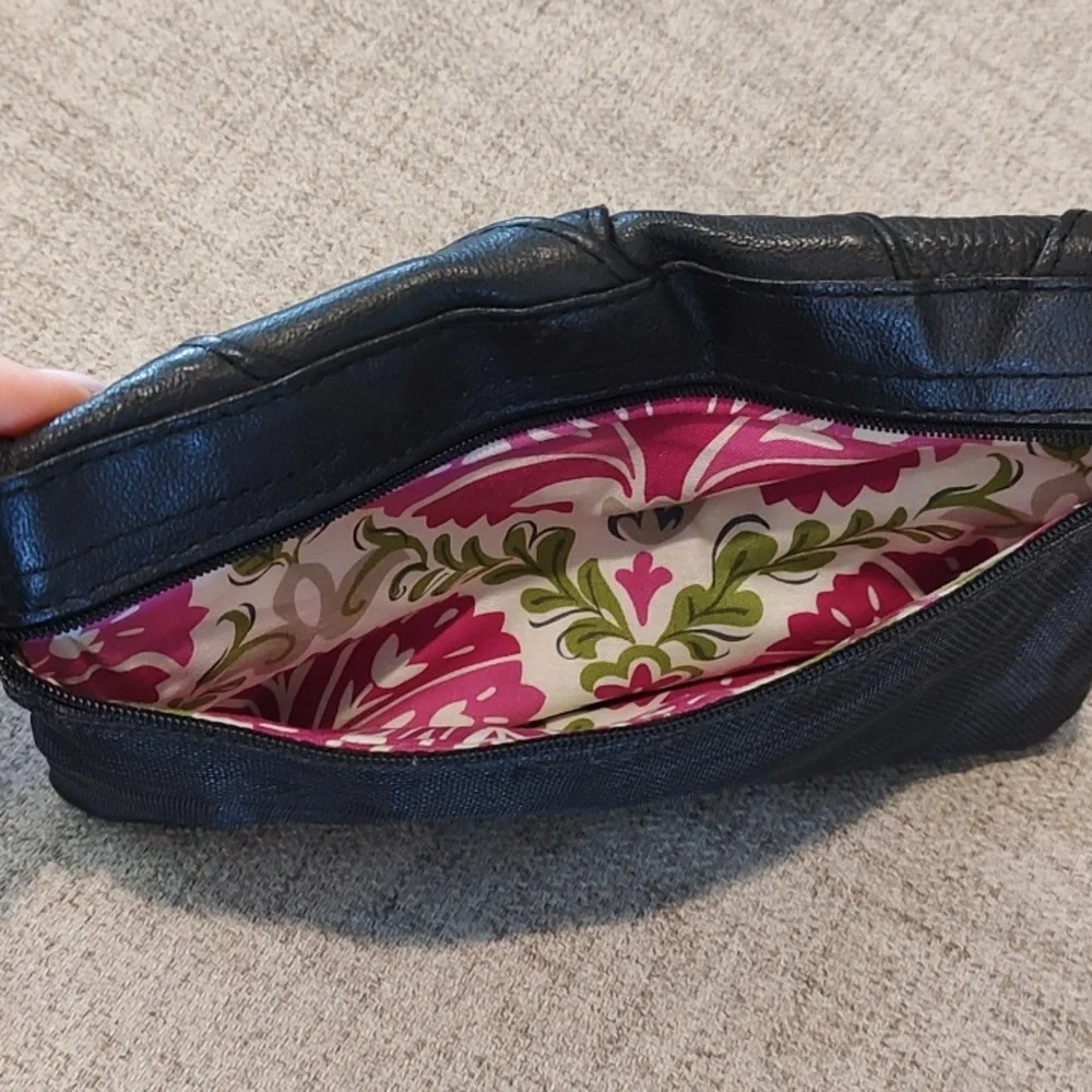SMATERIA Upcycled Leather+Mesh Black Leather Clutch Wristlet Gently Used ❤️❤️